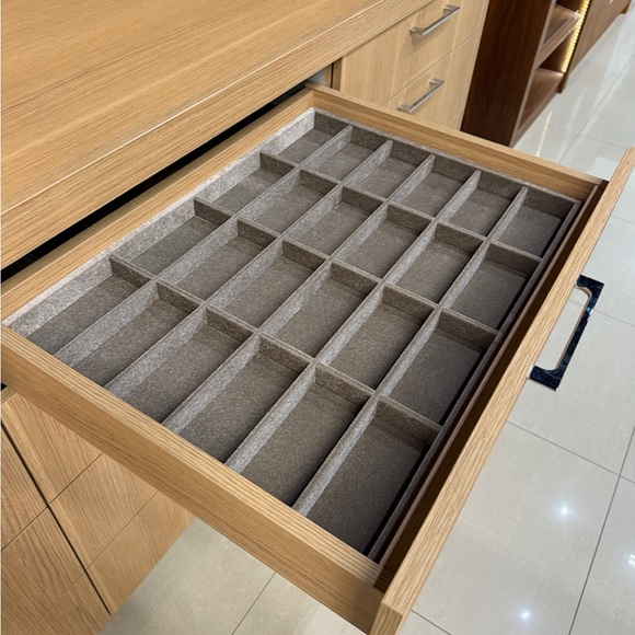 🚫SOLD OUT 🚫 Jewelry drawer organizer - Picture 3 of 7